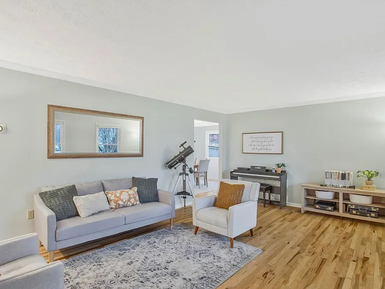 8300 Venture Dr — Photo 9