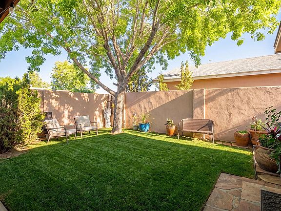 3rd image of 1932 Desert Breeze Dr SW