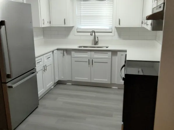 202 Oliver St, Selma, NC 27576