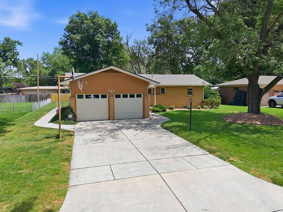 1st image of 742 N Valleyview Ln