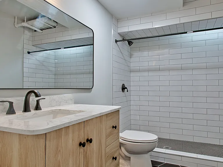 3900 Edwards Rd #4 — Photo 2