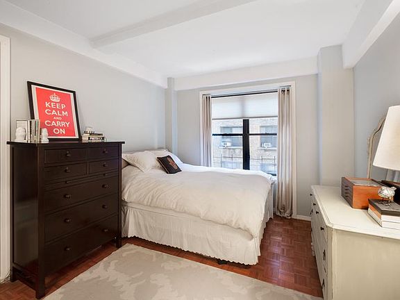 3rd image of 116 W 72nd Street 6d #6D