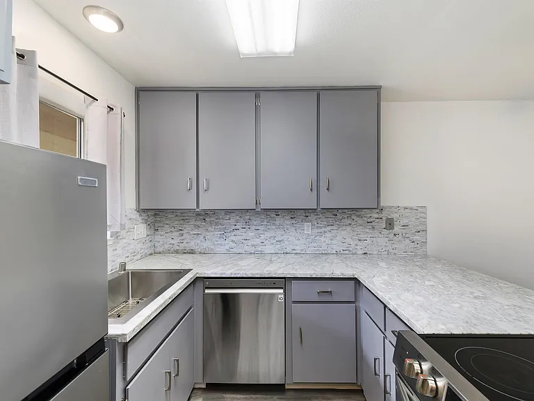 3849 Vineyard Ave #B — Photo 10