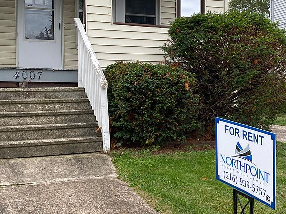 3rd image of 4007 Torrington Ave