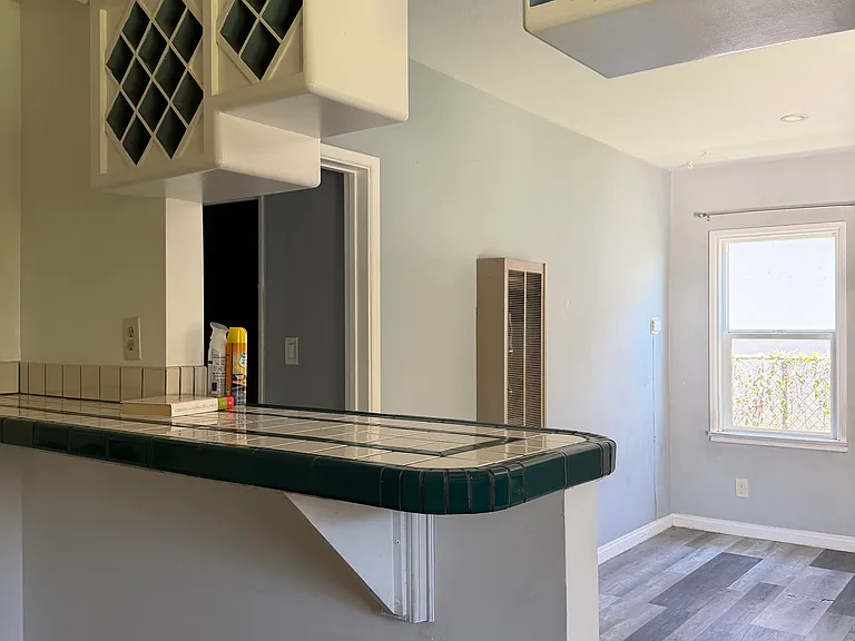 16916 Hayter Ave — Photo 7