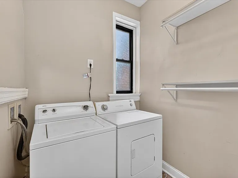 2303-2305 Russell Blvd #1F — Photo 18