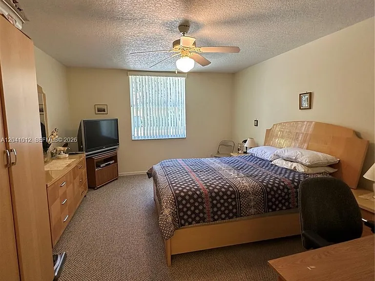 619 E Sheridan St #105 — Photo 11