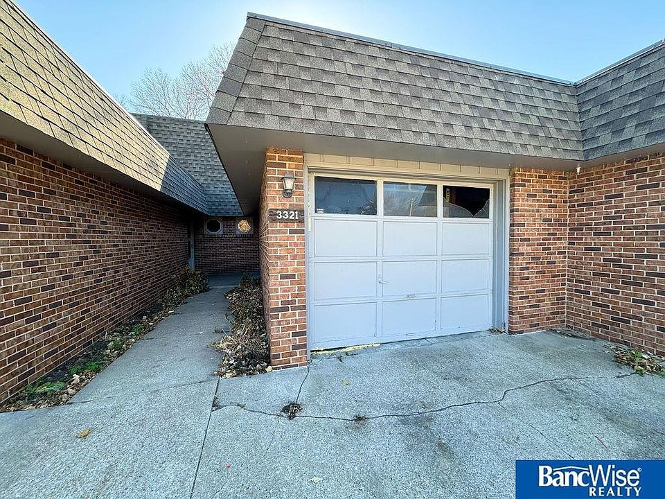 1st image of 3321 Neerpark Dr