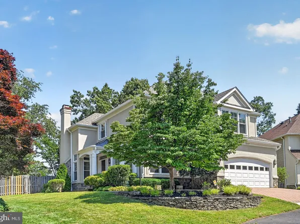2207 Frank St, Vienna, VA 22182