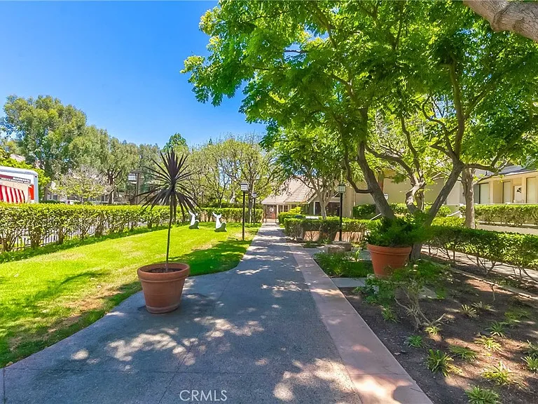 2577 Plaza Del Amo #737 — Photo 54