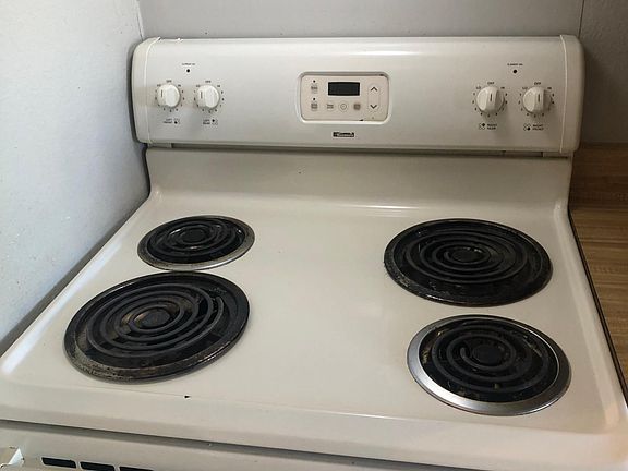5th image of 8828 Meadow Range St