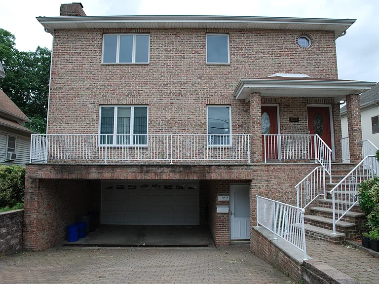 1604 John St #2 — Photo 1