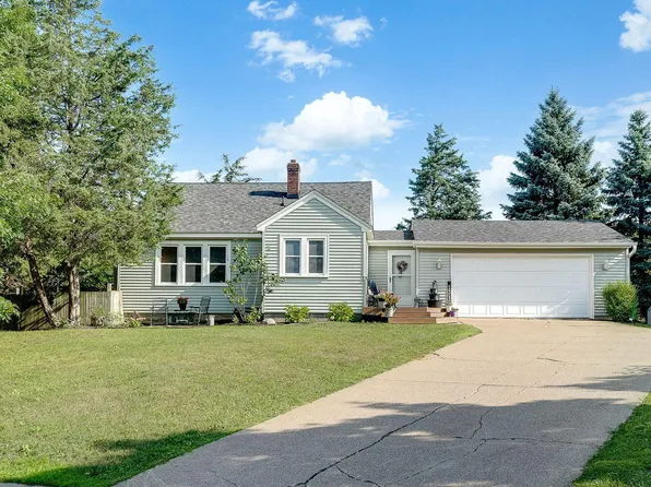 1315 Indian Oaks Cir, Arden Hills, MN 55112