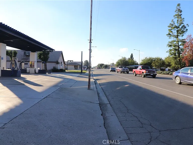 295 E Lerdo Hwy — Photo 4