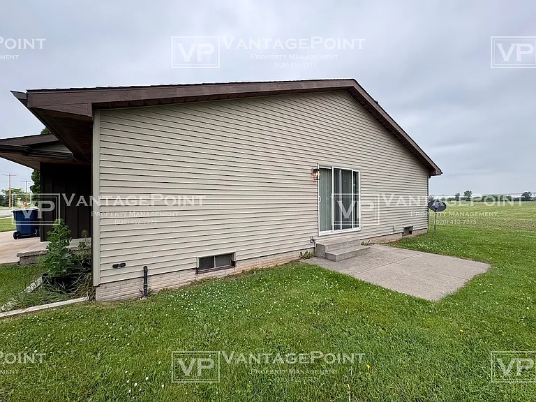 810 Broadway St — Photo 6