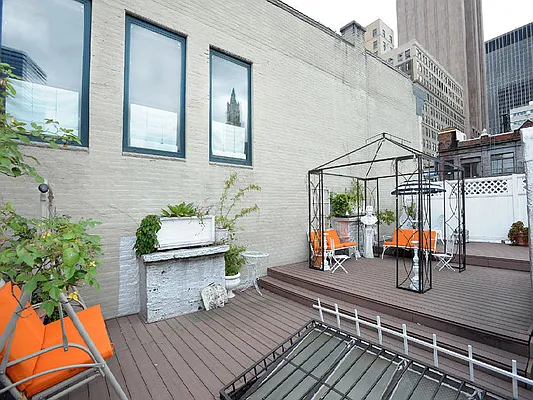 Sold by Sotheby's International Realty | media 5