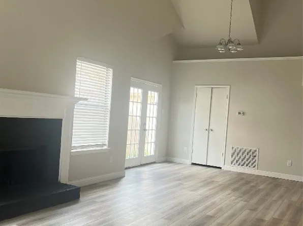 4930 Berridge Ln, Dallas, TX 75227