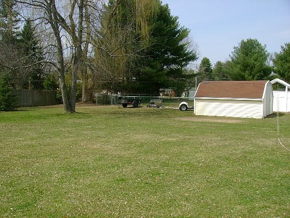 3rd image of 75 Pine Hill Park