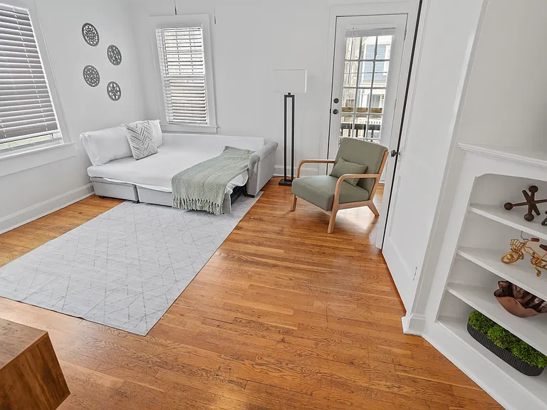 1111 W 41st St #2W — Photo 13
