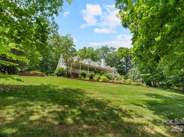 21 Farm Valley Ct, Weaverville, NC 28787