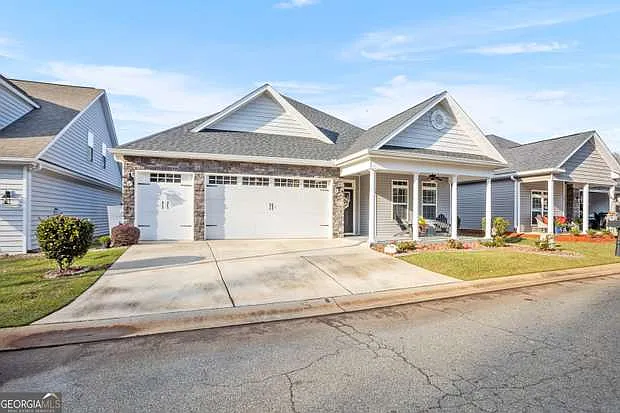 161 Fairway Oaks Dr — Photo 1