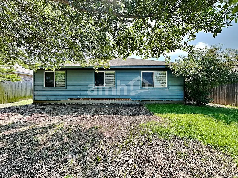 1624 Kelly Ln — Photo 18