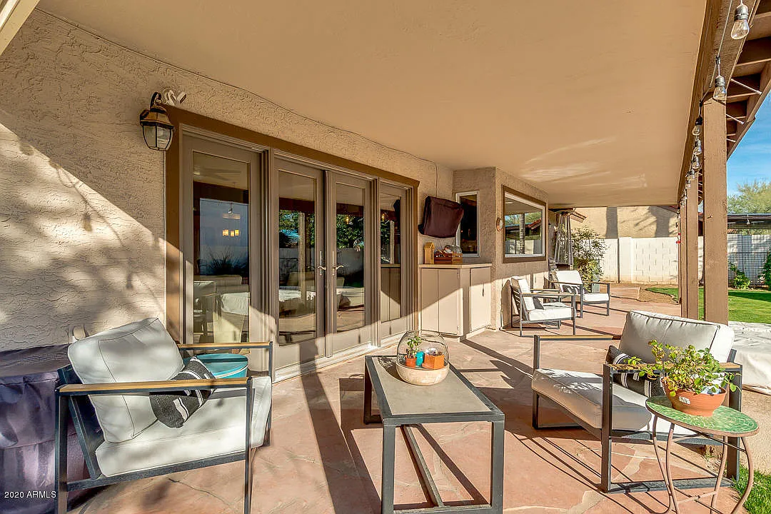 E Windrose Dr, Scottsdale — Photo 1