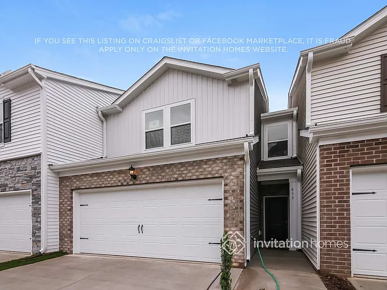 835 Hilton Park Loop — Photo 4