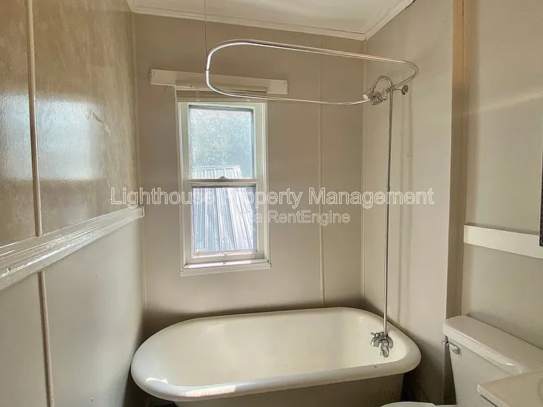 98 Van Buren St E — Photo 9