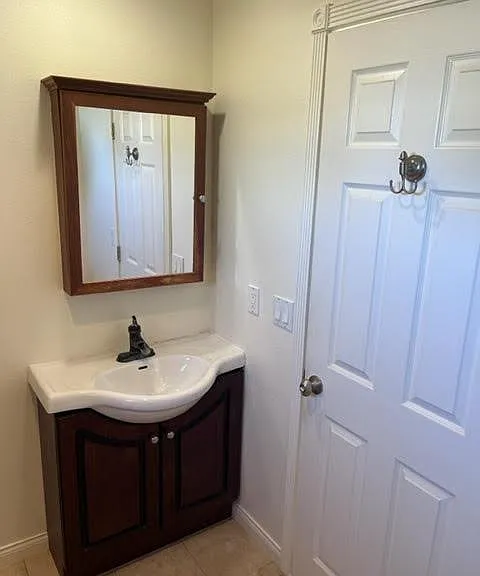 1362 Hymettus Ave #A — Photo 13
