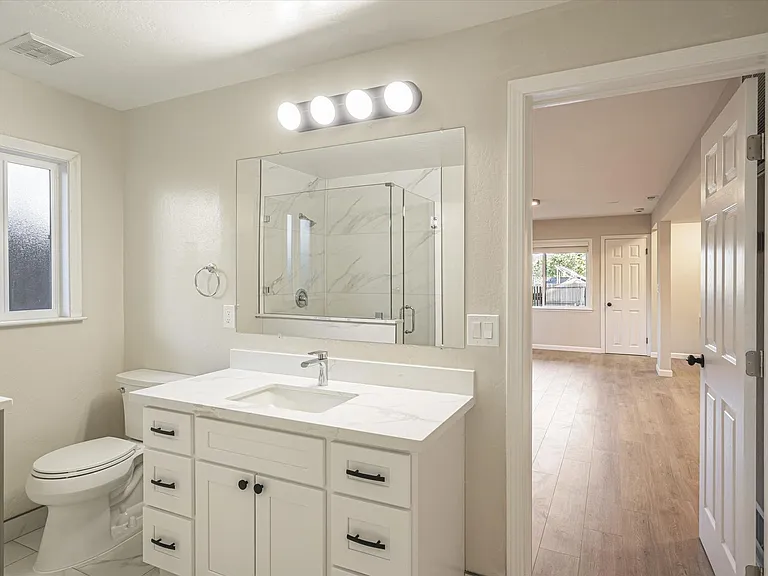 109 Cleland Ave — Photo 10