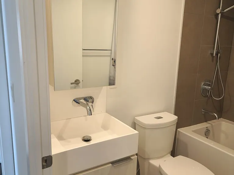 370 Martha St S #204 — Photo 16