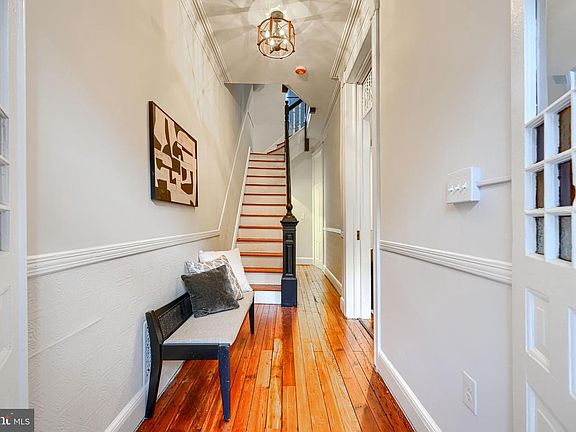 5th image of 1911 Park Ave