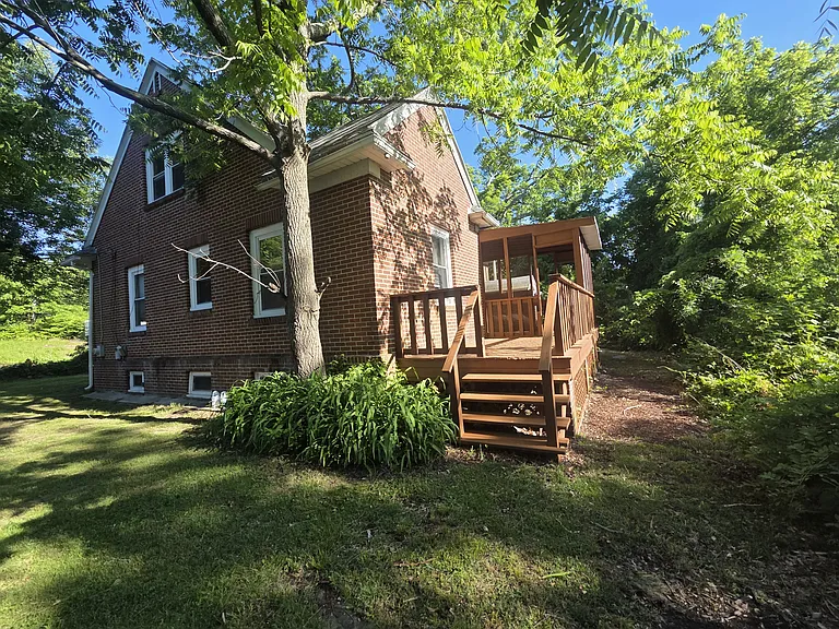 24 Marconi St — Photo 12