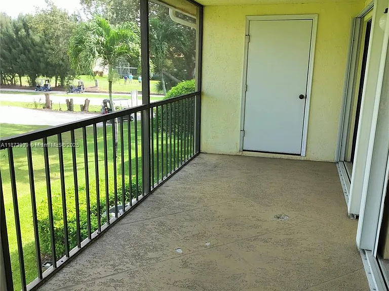 1002 Keystone Dr #F — Photo 10