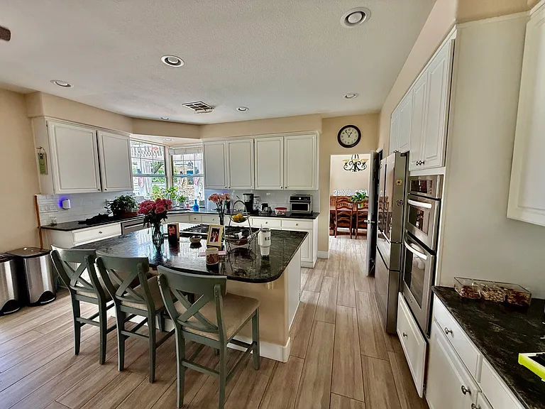 209 Ultra Dr — Photo 5