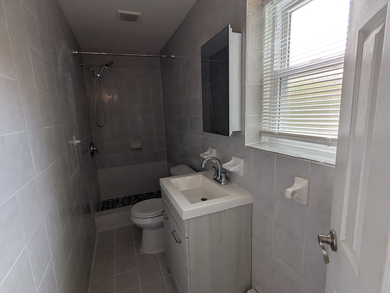 2 bed, 800 sqft, $2,750 — Photo 3