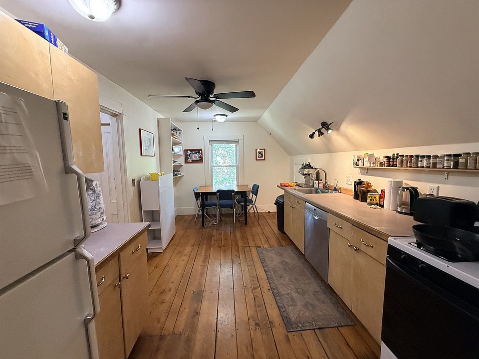 1st image of 15 Knapp St #1