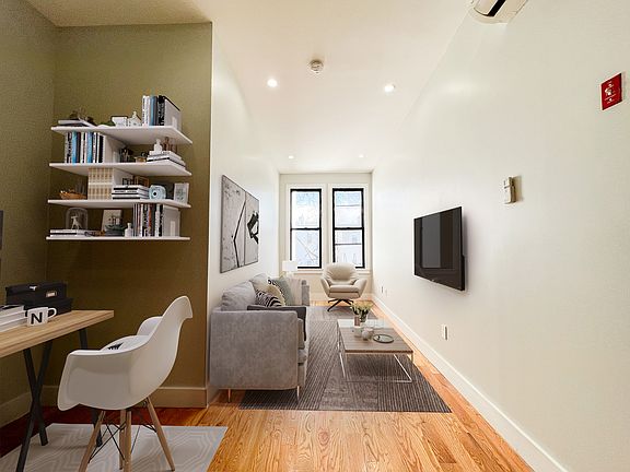 2nd image of 203 Highland Pl APT 2R