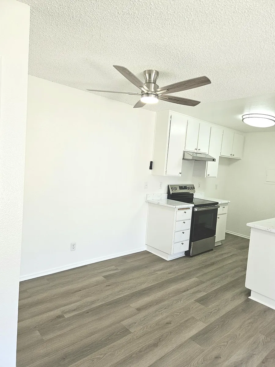 Building Photo - AMBERWOOD APARTMENTS