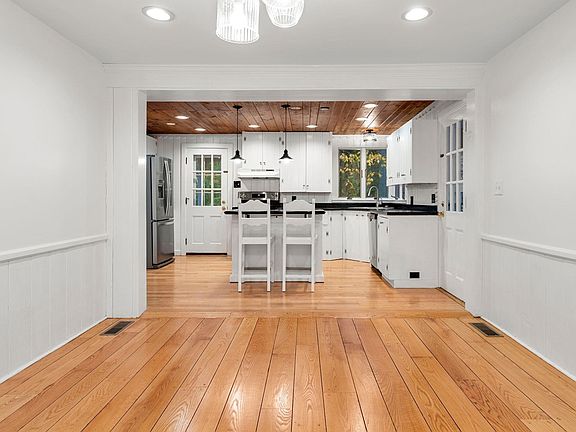 5th image of 135 Walnut Hill Avenue