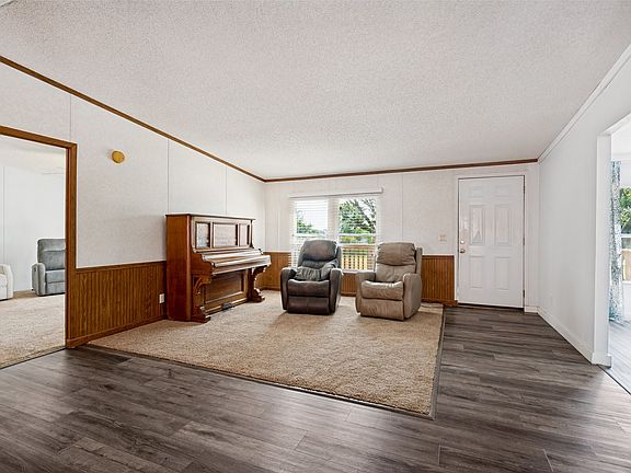 4th image of 1433 Cowan Rd
