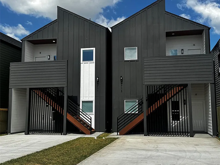 9713 Cargil — Photo 1