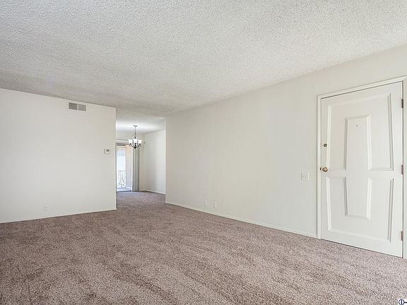 5th image of 637 Fairview Ave APT 11
