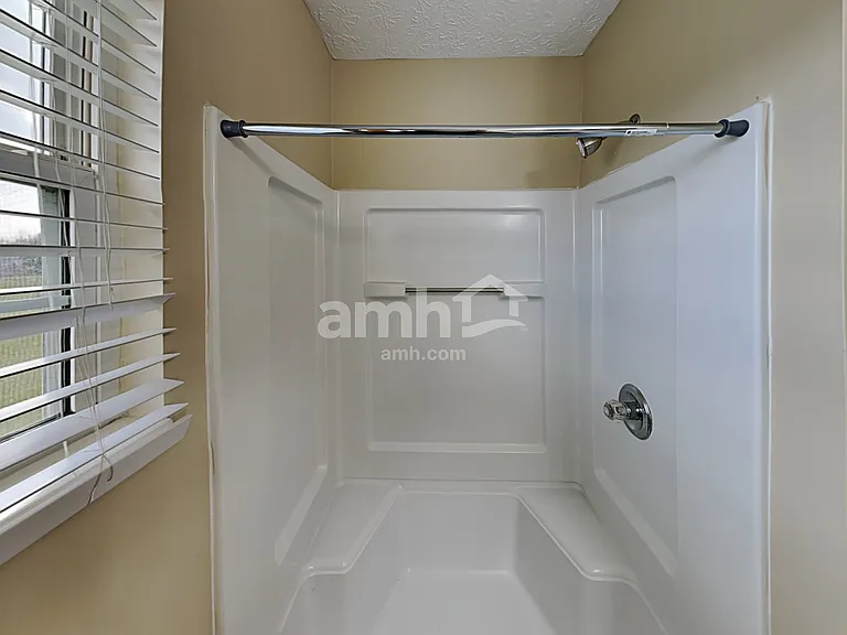 6811 Magdalena Ln — Photo 11