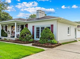 5400 Matterhorn Dr, Louisville, KY 40216