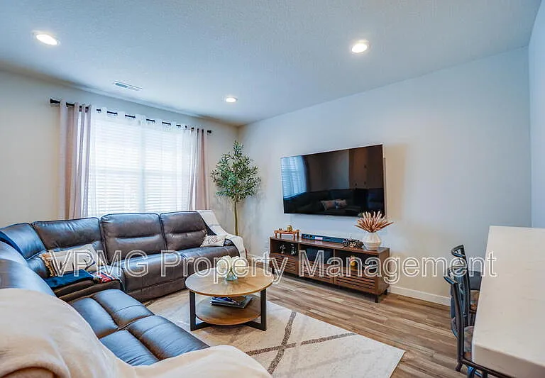 18402 NE 46th Pl — Photo 5