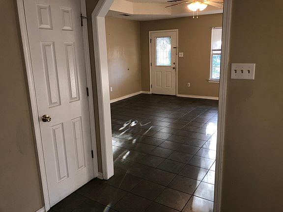 2nd image of 1524 Porpoise St