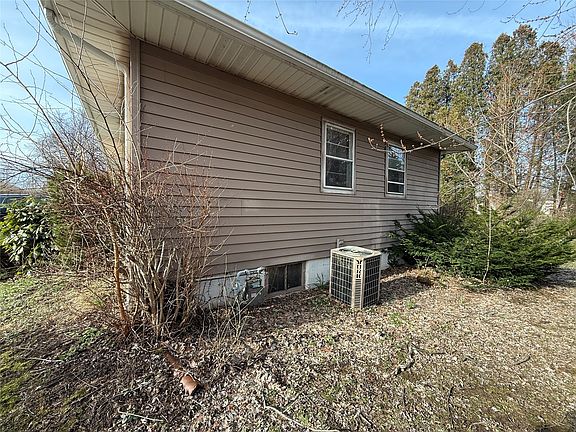 3rd image of 3515 Birchard Dr