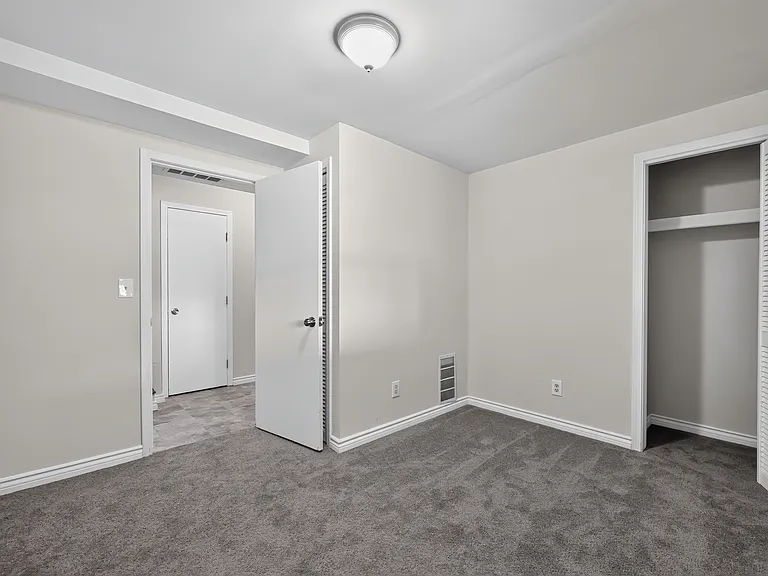 6611 Textile Rd — Photo 34